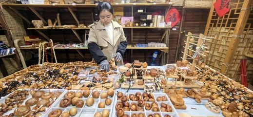 剑门关景区柏木文创旅游产品引领新风尚，游客青睐食品开发